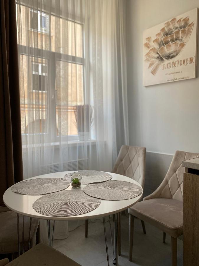 Homelike Apartment Лвив Екстериор снимка